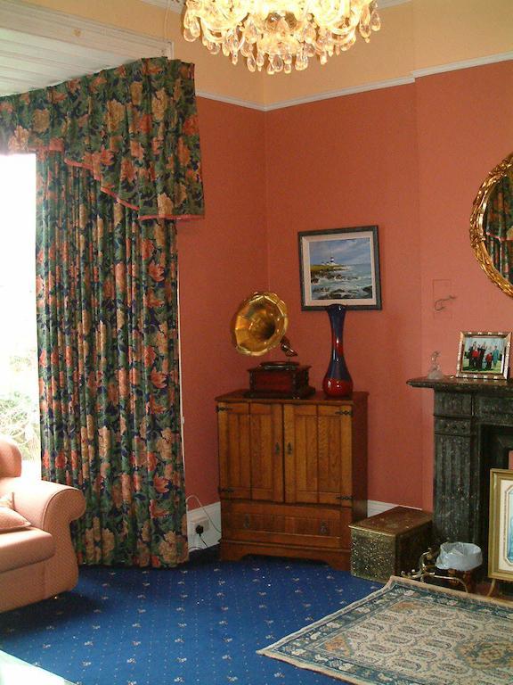 Claremont House Bed & Breakfast ดุนเลรี ภายนอก รูปภาพ