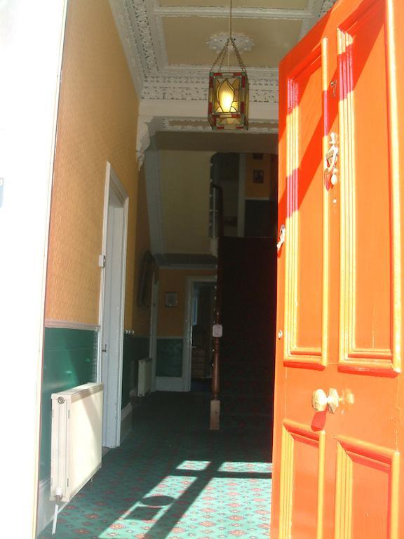 Claremont House Bed & Breakfast ดุนเลรี ภายนอก รูปภาพ