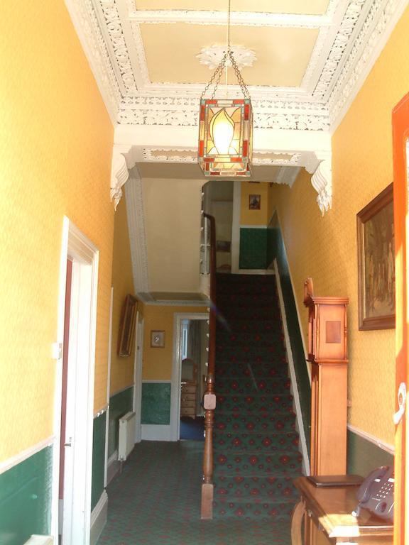 Claremont House Bed & Breakfast ดุนเลรี ภายนอก รูปภาพ