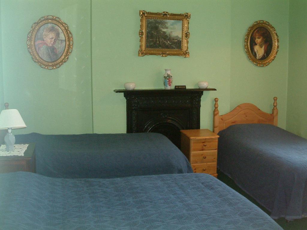 Claremont House Bed & Breakfast ดุนเลรี ห้อง รูปภาพ